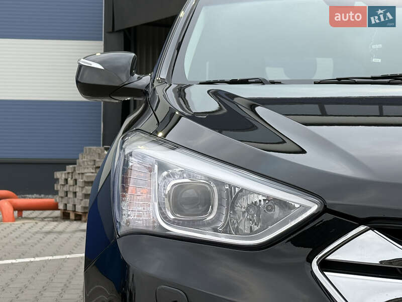 Внедорожник / Кроссовер Hyundai Santa FE 2014 в Ровно