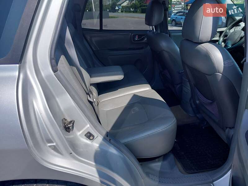 Внедорожник / Кроссовер Hyundai Santa FE 2004 в Долине