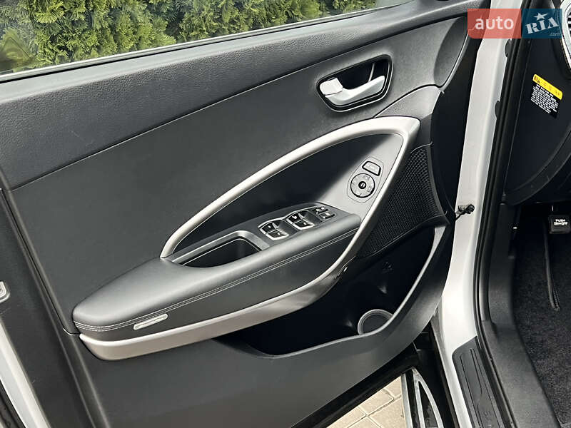 Внедорожник / Кроссовер Hyundai Santa FE 2015 в Черкассах