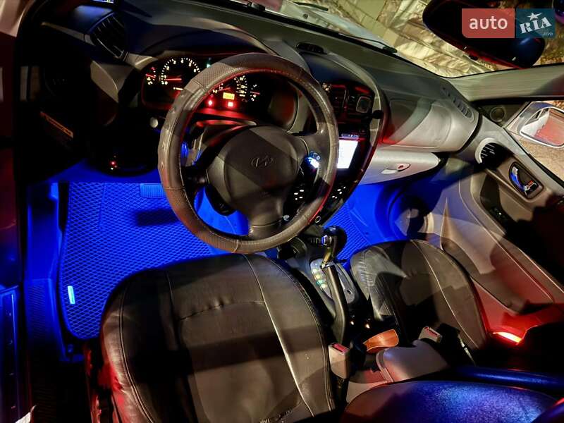 Позашляховик / Кросовер Hyundai Santa FE 2004 в Миколаєві