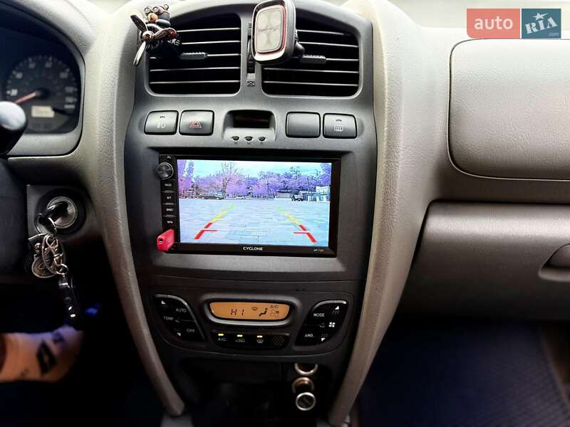 Позашляховик / Кросовер Hyundai Santa FE 2004 в Миколаєві
