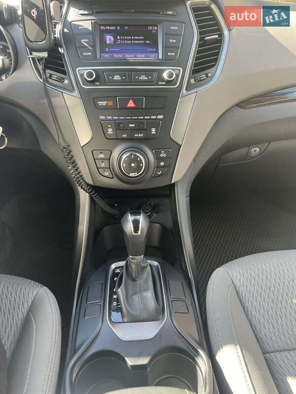 Позашляховик / Кросовер Hyundai Santa FE 2016 в Херсоні