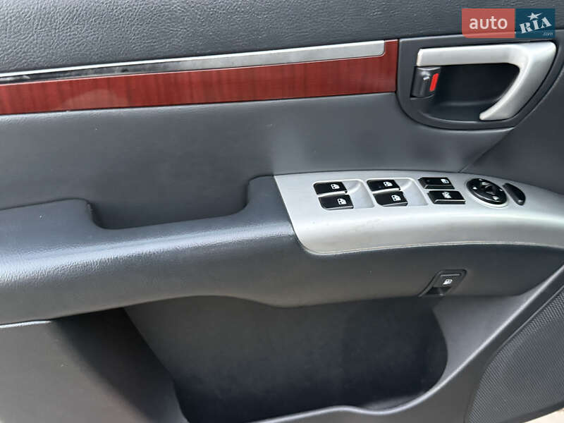 Позашляховик / Кросовер Hyundai Santa FE 2009 в Львові