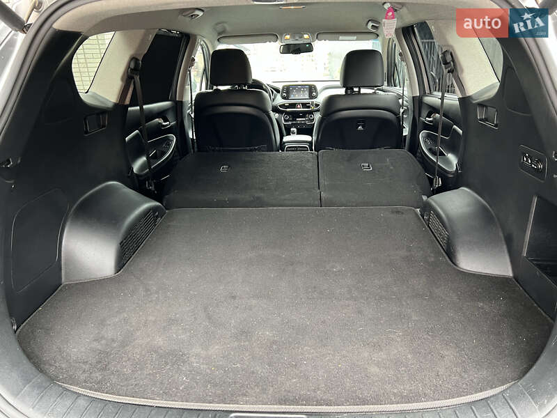 Внедорожник / Кроссовер Hyundai Santa FE 2019 в Виннице