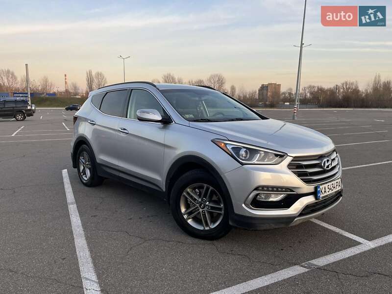 Внедорожник / Кроссовер Hyundai Santa FE 2017 в Киеве