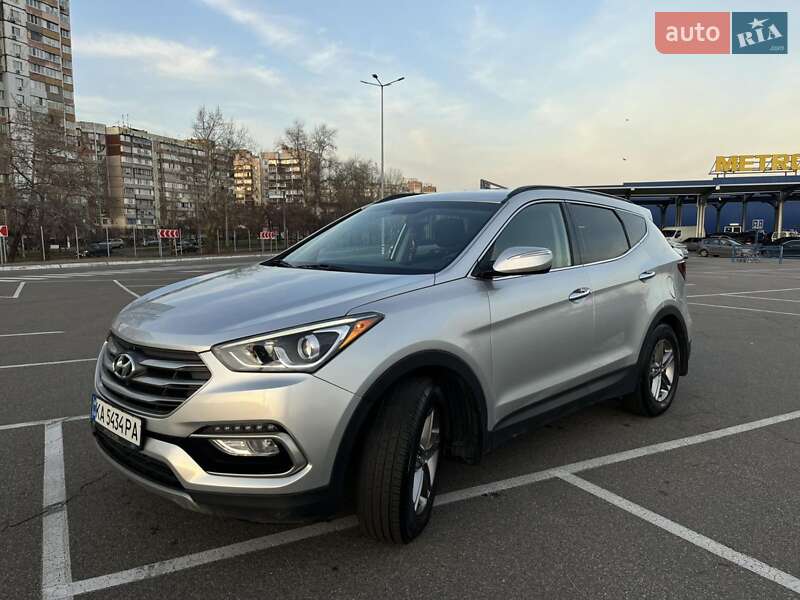 Внедорожник / Кроссовер Hyundai Santa FE 2017 в Киеве