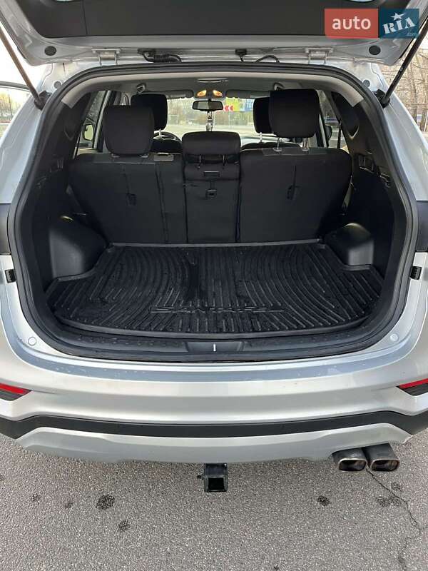 Внедорожник / Кроссовер Hyundai Santa FE 2017 в Киеве