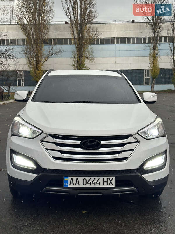 Внедорожник / Кроссовер Hyundai Santa FE 2012 в Киеве