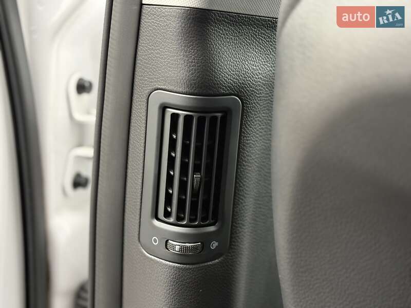 Внедорожник / Кроссовер Hyundai Santa FE 2017 в Виннице