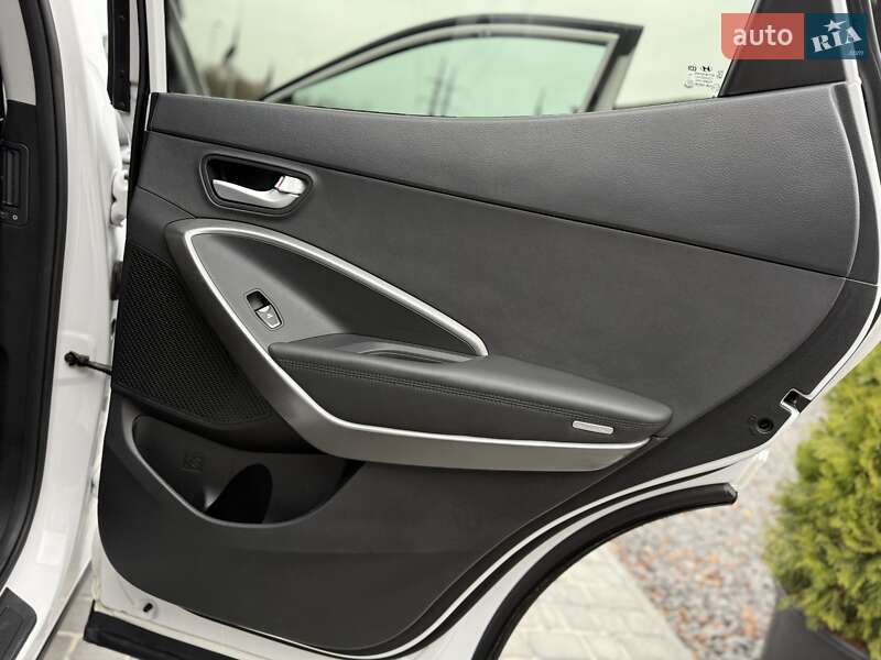 Внедорожник / Кроссовер Hyundai Santa FE 2017 в Виннице