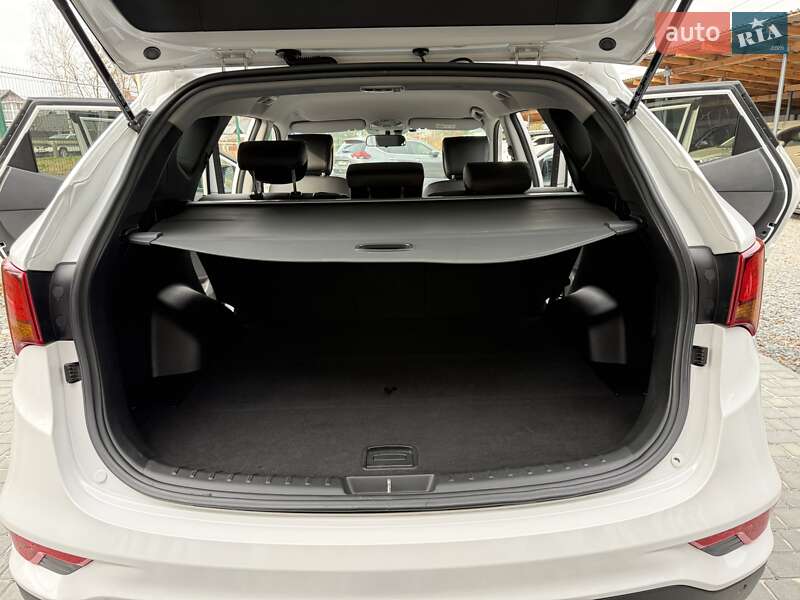 Внедорожник / Кроссовер Hyundai Santa FE 2017 в Виннице