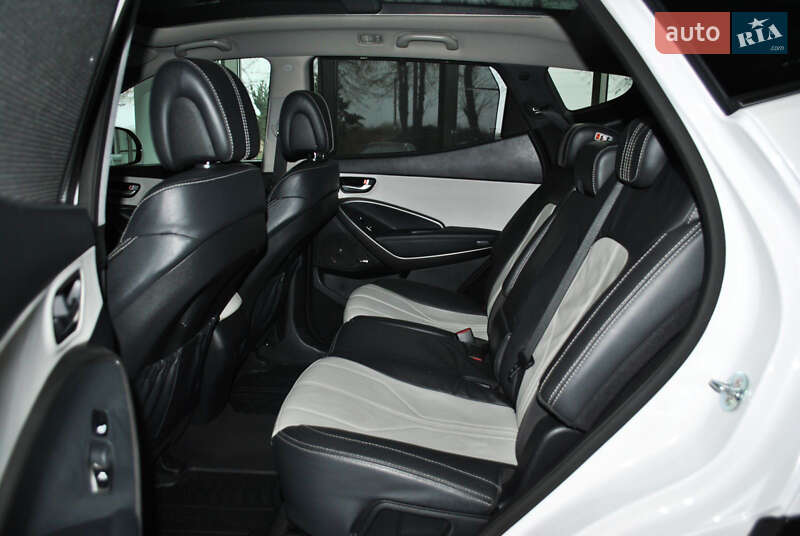 Внедорожник / Кроссовер Hyundai Santa FE 2017 в Ровно