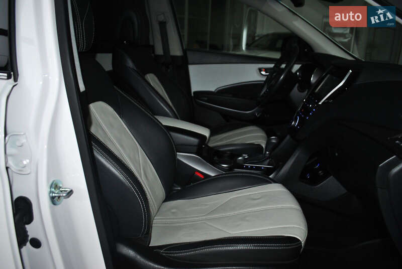 Внедорожник / Кроссовер Hyundai Santa FE 2017 в Ровно