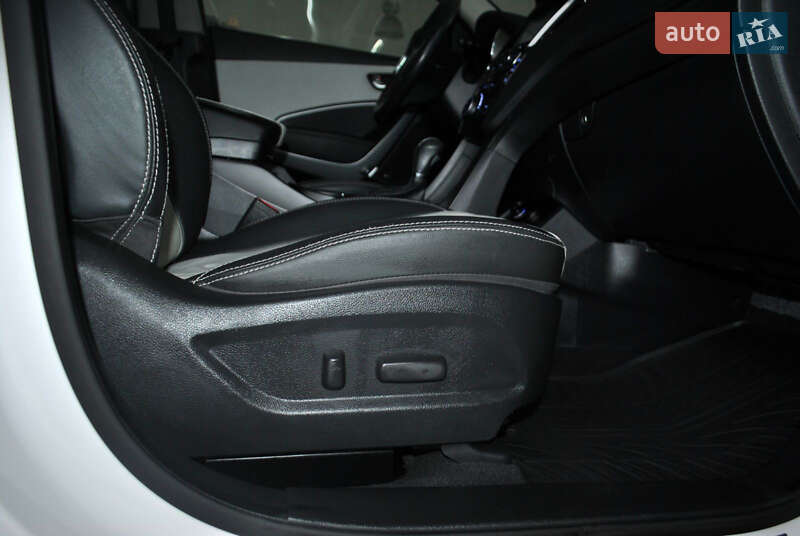 Внедорожник / Кроссовер Hyundai Santa FE 2017 в Ровно