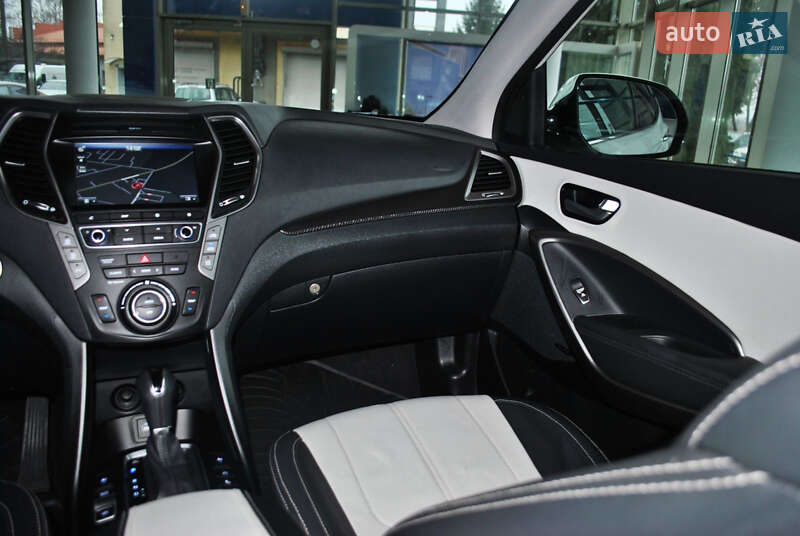 Внедорожник / Кроссовер Hyundai Santa FE 2017 в Ровно