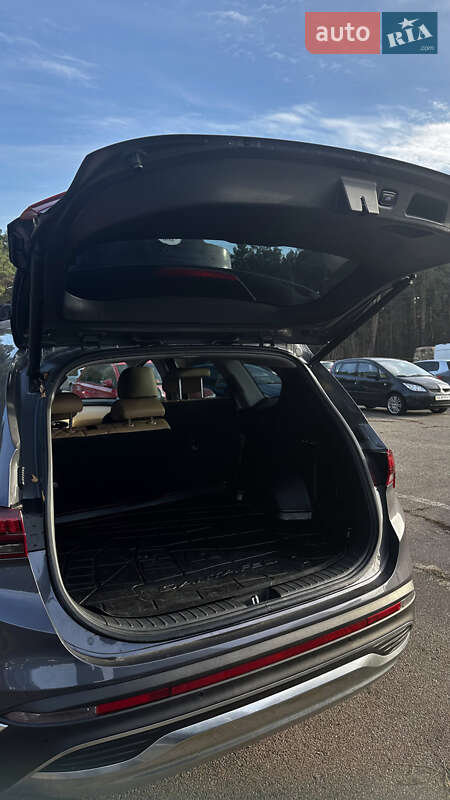 Внедорожник / Кроссовер Hyundai Santa FE 2022 в Киеве