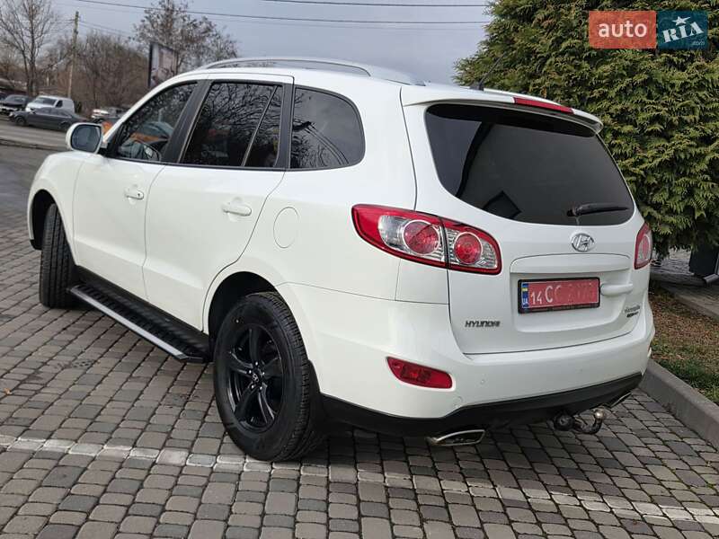 Внедорожник / Кроссовер Hyundai Santa FE 2011 в Ивано-Франковске