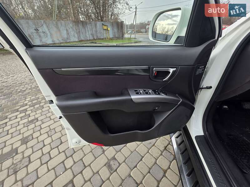 Внедорожник / Кроссовер Hyundai Santa FE 2011 в Ивано-Франковске