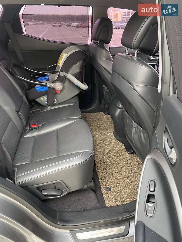 Внедорожник / Кроссовер Hyundai Santa FE 2016 в Киеве