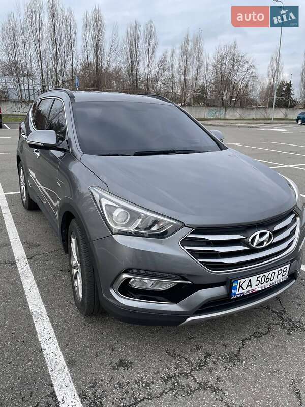 Внедорожник / Кроссовер Hyundai Santa FE 2016 в Киеве