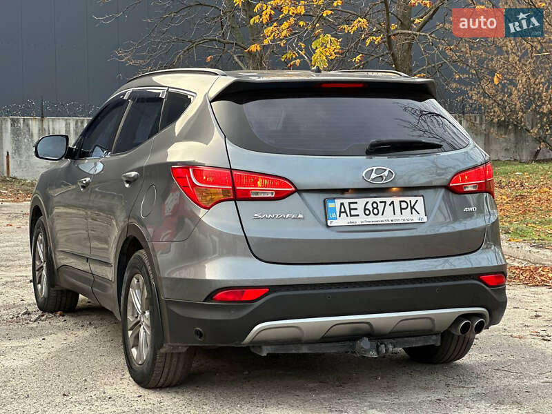 Позашляховик / Кросовер Hyundai Santa FE 2015 в Дніпрі