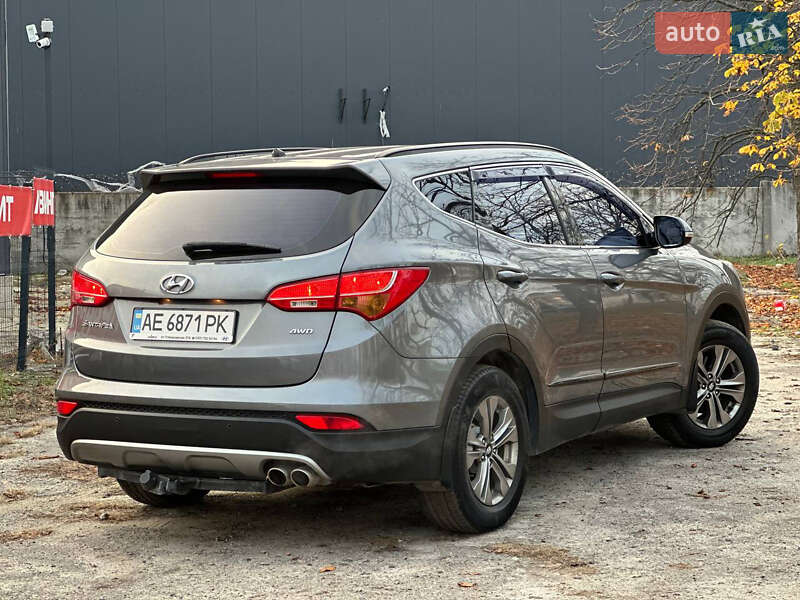 Позашляховик / Кросовер Hyundai Santa FE 2015 в Дніпрі