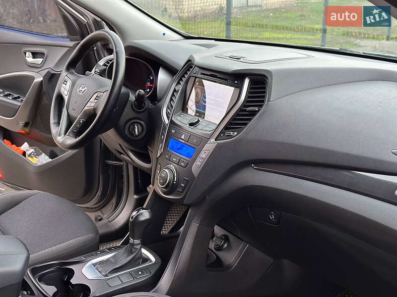 Позашляховик / Кросовер Hyundai Santa FE 2015 в Дніпрі