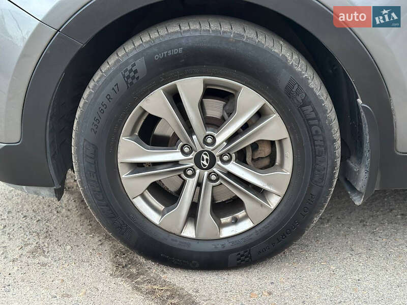 Позашляховик / Кросовер Hyundai Santa FE 2015 в Дніпрі