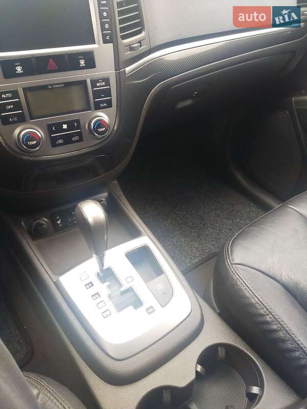 Внедорожник / Кроссовер Hyundai Santa FE 2011 в Киеве