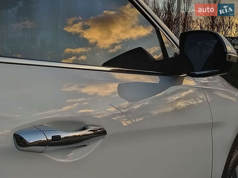 Внедорожник / Кроссовер Hyundai Santa FE 2016 в Киеве