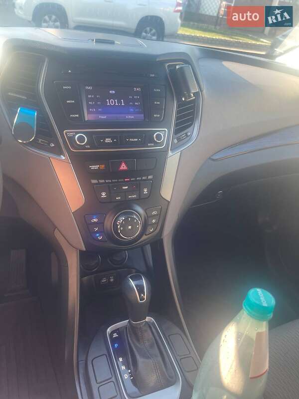 Внедорожник / Кроссовер Hyundai Santa FE 2017 в Киеве