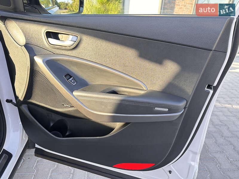 Внедорожник / Кроссовер Hyundai Santa FE 2016 в Тернополе