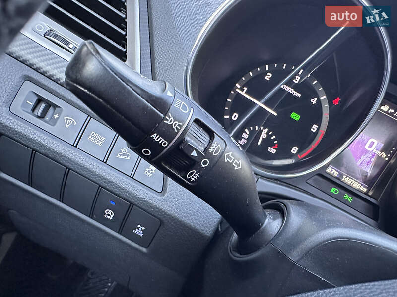 Внедорожник / Кроссовер Hyundai Santa FE 2016 в Тернополе