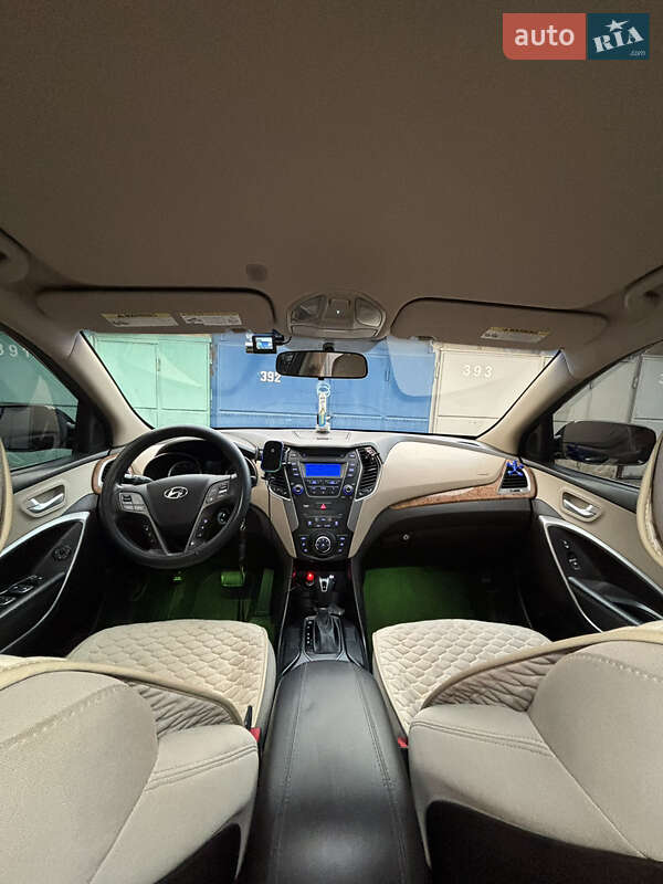 Внедорожник / Кроссовер Hyundai Santa FE 2015 в Харькове