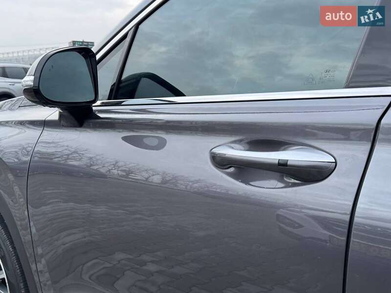 Внедорожник / Кроссовер Hyundai Santa FE 2018 в Киеве