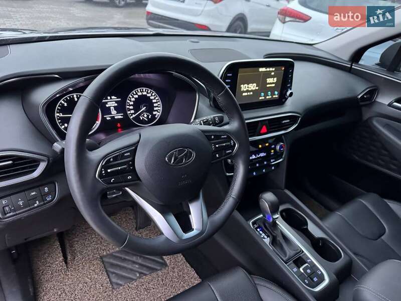 Внедорожник / Кроссовер Hyundai Santa FE 2018 в Киеве