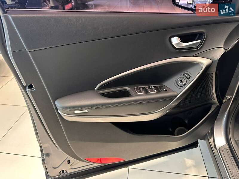 Внедорожник / Кроссовер Hyundai Santa FE 2015 в Одессе