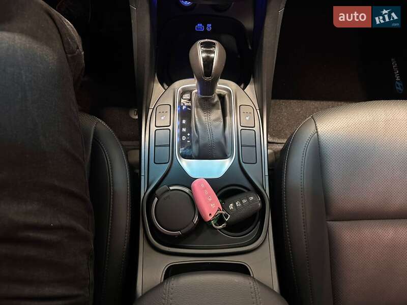 Внедорожник / Кроссовер Hyundai Santa FE 2015 в Одессе