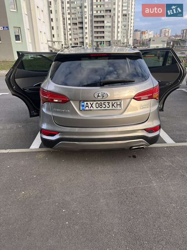 Внедорожник / Кроссовер Hyundai Santa FE 2016 в Харькове