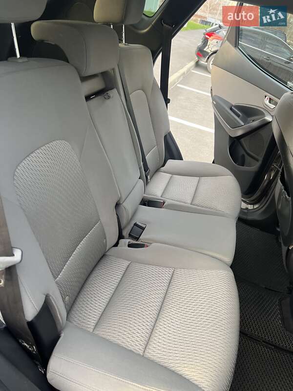 Внедорожник / Кроссовер Hyundai Santa FE 2016 в Харькове