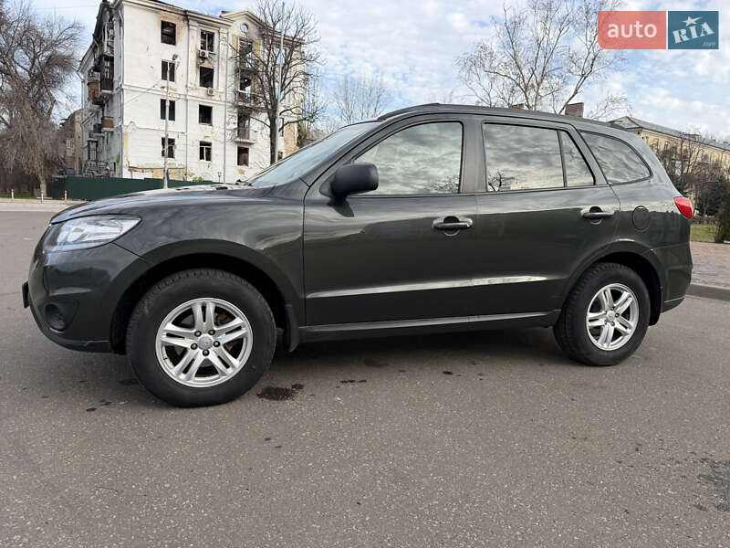 Внедорожник / Кроссовер Hyundai Santa FE 2012 в Краматорске
