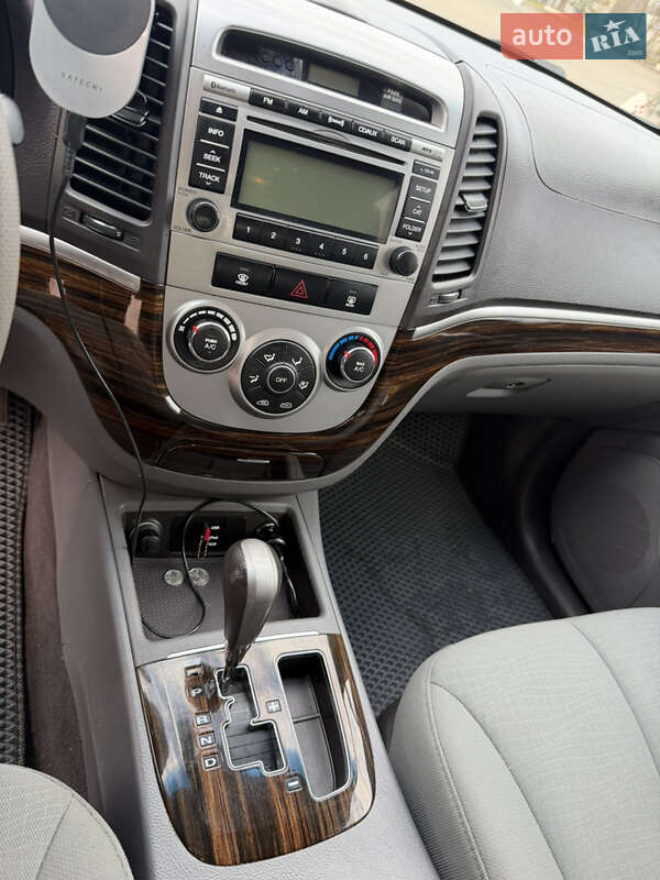 Внедорожник / Кроссовер Hyundai Santa FE 2012 в Краматорске