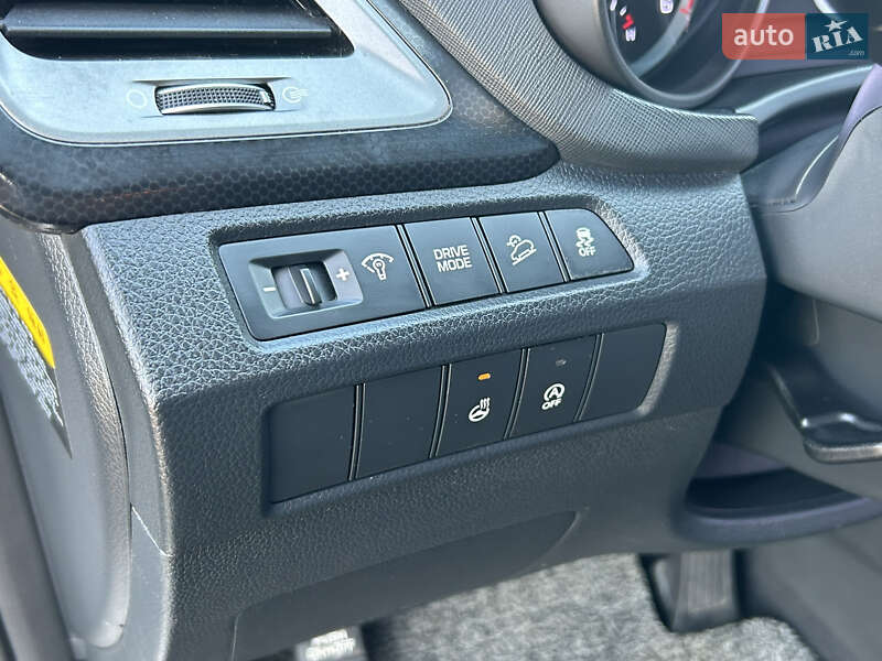 Внедорожник / Кроссовер Hyundai Santa FE 2015 в Дубно