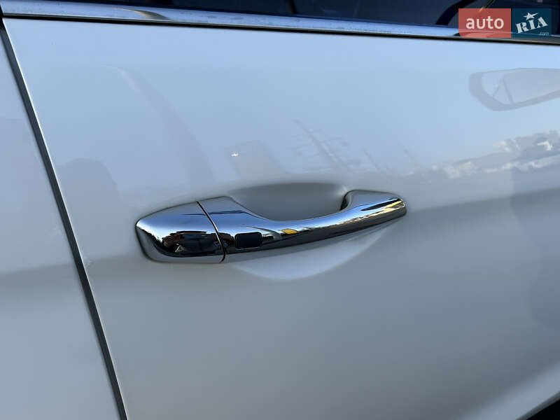 Внедорожник / Кроссовер Hyundai Santa FE 2015 в Дубно