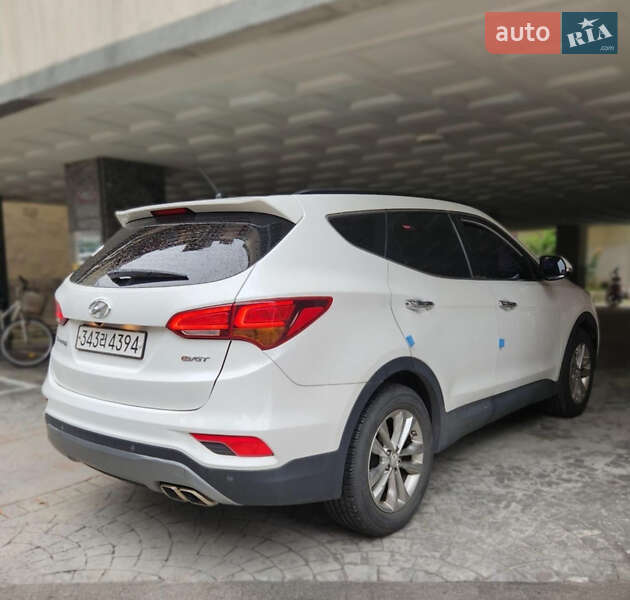 Внедорожник / Кроссовер Hyundai Santa FE 2015 в Дубно