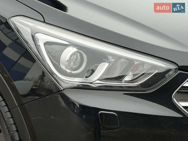 Внедорожник / Кроссовер Hyundai Santa FE 2016 в Ровно