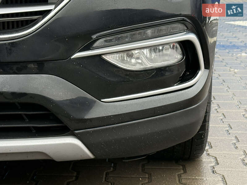 Внедорожник / Кроссовер Hyundai Santa FE 2016 в Ровно