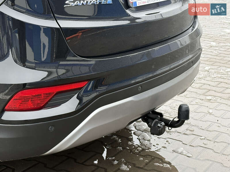 Внедорожник / Кроссовер Hyundai Santa FE 2016 в Ровно