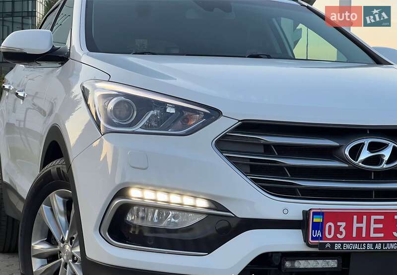 Позашляховик / Кросовер Hyundai Santa FE 2015 в Березному