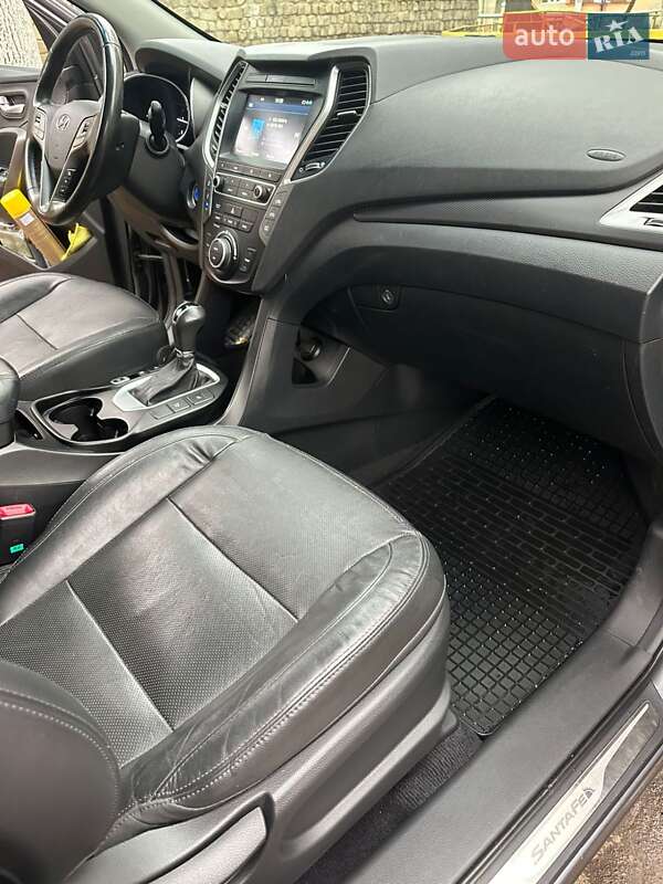 Внедорожник / Кроссовер Hyundai Santa FE 2015 в Черновцах